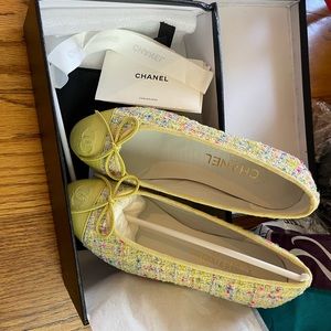 Chanel yellow tweed ballerinas size 38 brand new